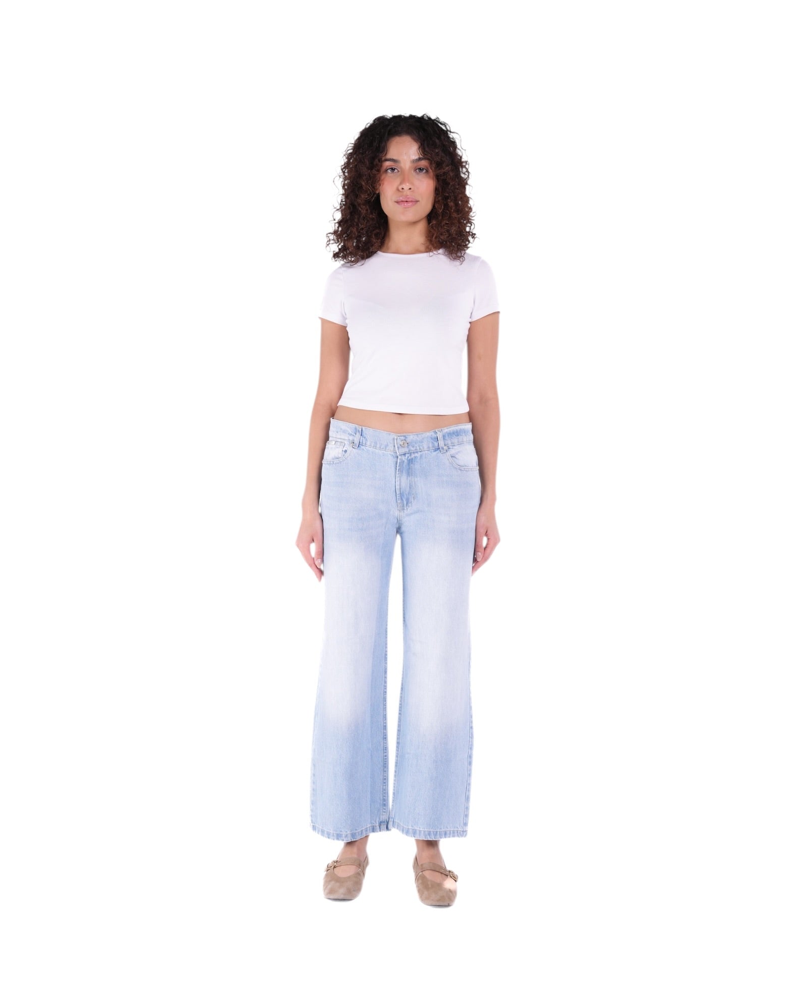 LOW-RISE WIDE-LEG LIGHT-BLUE JEANS