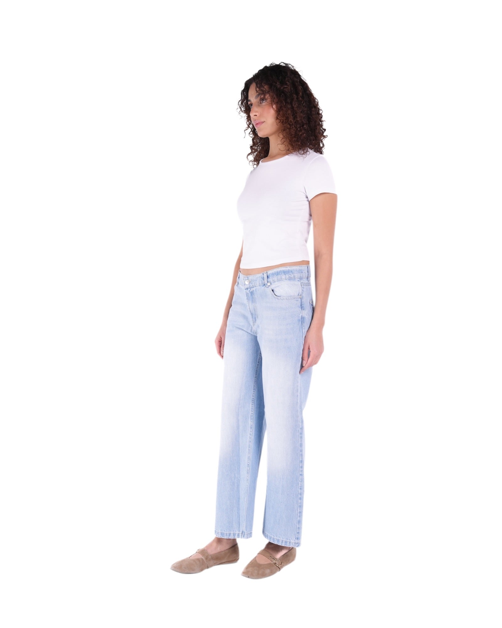 LOW-RISE WIDE-LEG LIGHT-BLUE JEANS