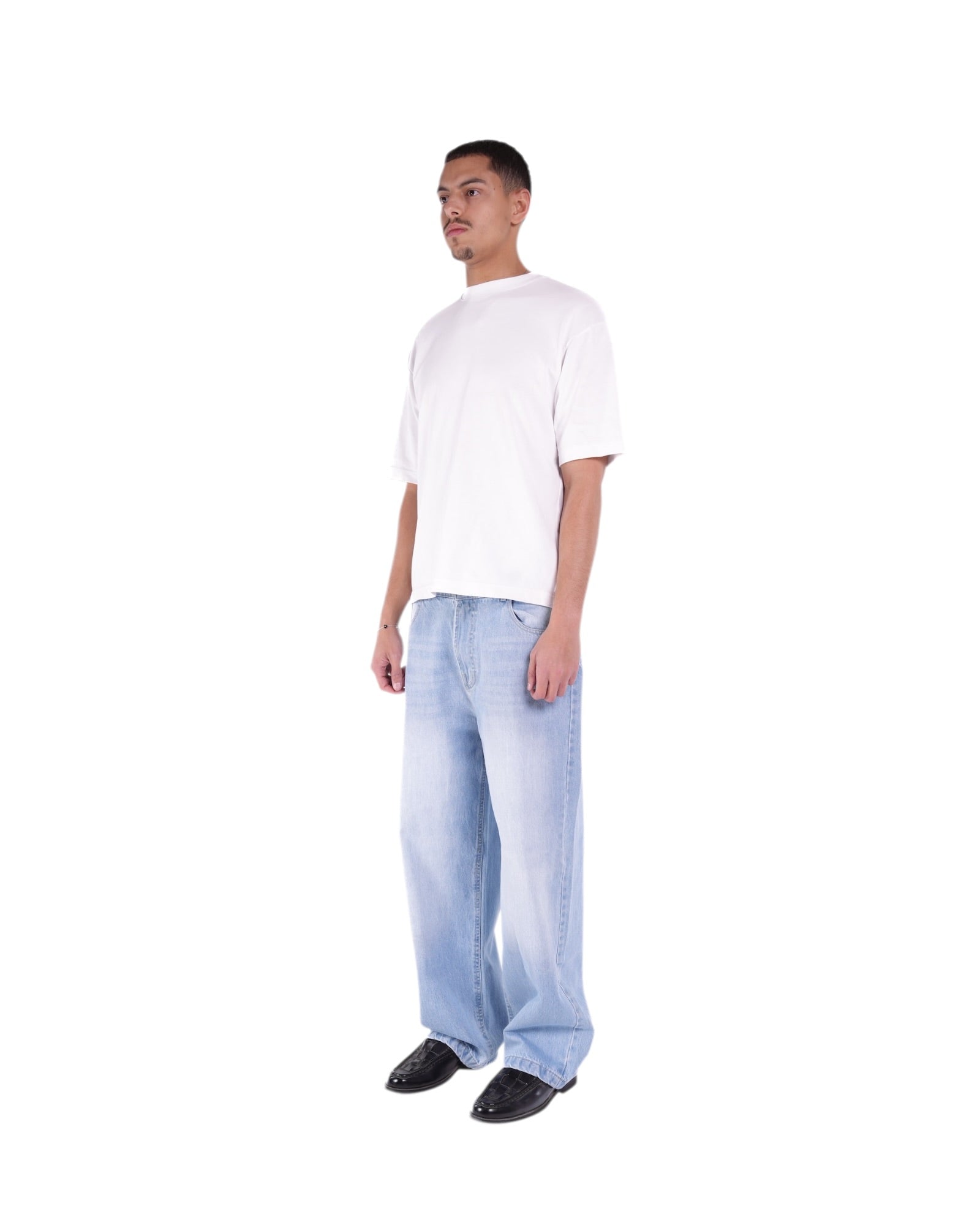 BAGGY-FIT LIGHT-BLUE JEANS
